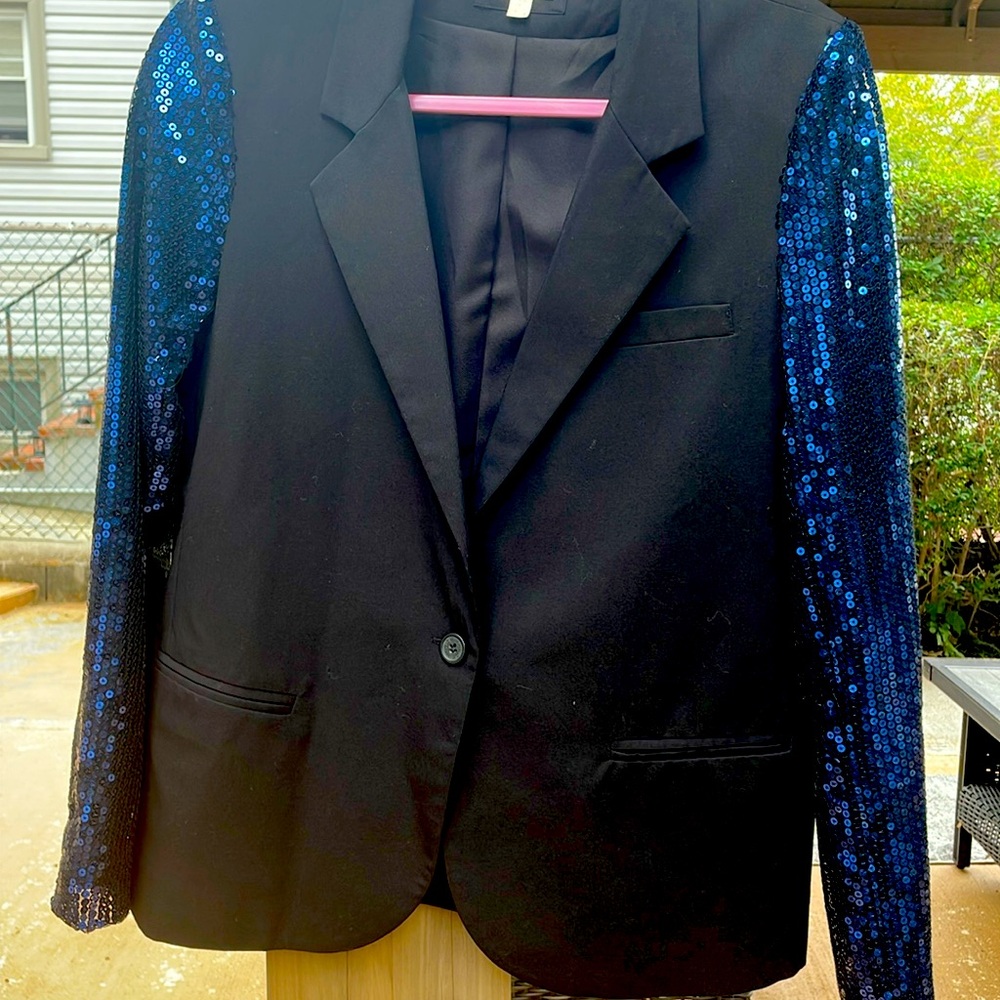 FUN BLAZER  WITH Blue Sequin  sleeves Euc